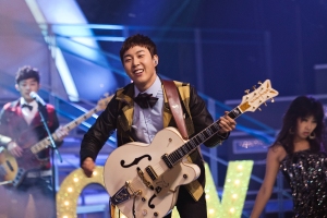 SEOUL , SOUTH KOREA - NOVEMBER 04:  Busker Busker perform during the Super Star K season 3 'Top 3' at Kyunghee University on November 4, 2011 in Seoul, South Korea.  (Photo by Ten Asia/Multi-Bits via Getty Images)