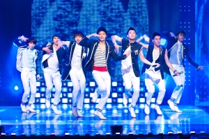 SEOUL, SOUTH KOREA - JULY 13:  INFINITE perform onstage during the Music Show 'MWAVE' on July 13, 2010 in Seoul, South Korea.  (Photo by Multi-Bits/Multi-Bits via Getty Images)