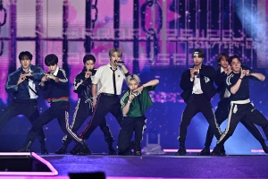 South Korean K-pop group Stray Kids performs during a K-pop concert as part of Seoul Festa 2022 at Jamsil stadium in Seoul on August 10, 2022. (Photo by Jung Yeon-je / AFP) (Photo by JUNG YEON-JE/AFP via Getty Images)